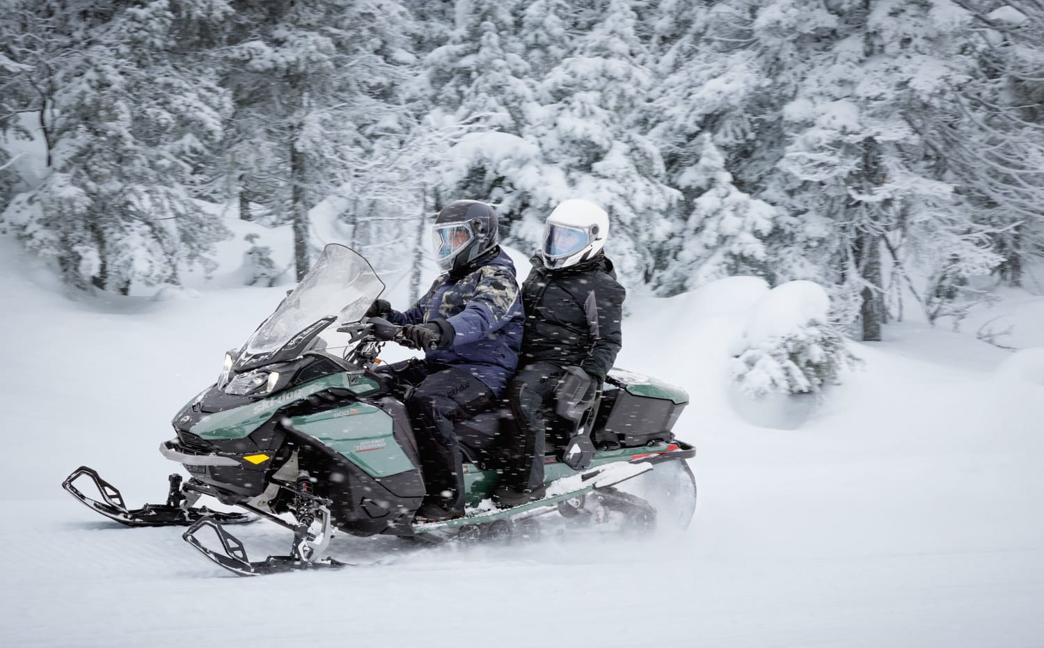 2024-Ski-Doo-Grand-Touring