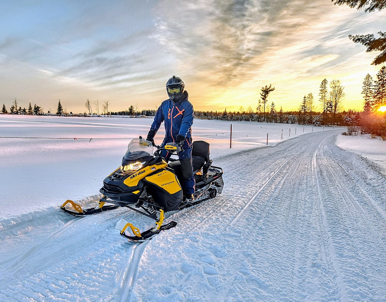 2023-Ski-Doo-Renegade-Adrenaline-900-ACE-Turbo-R-test