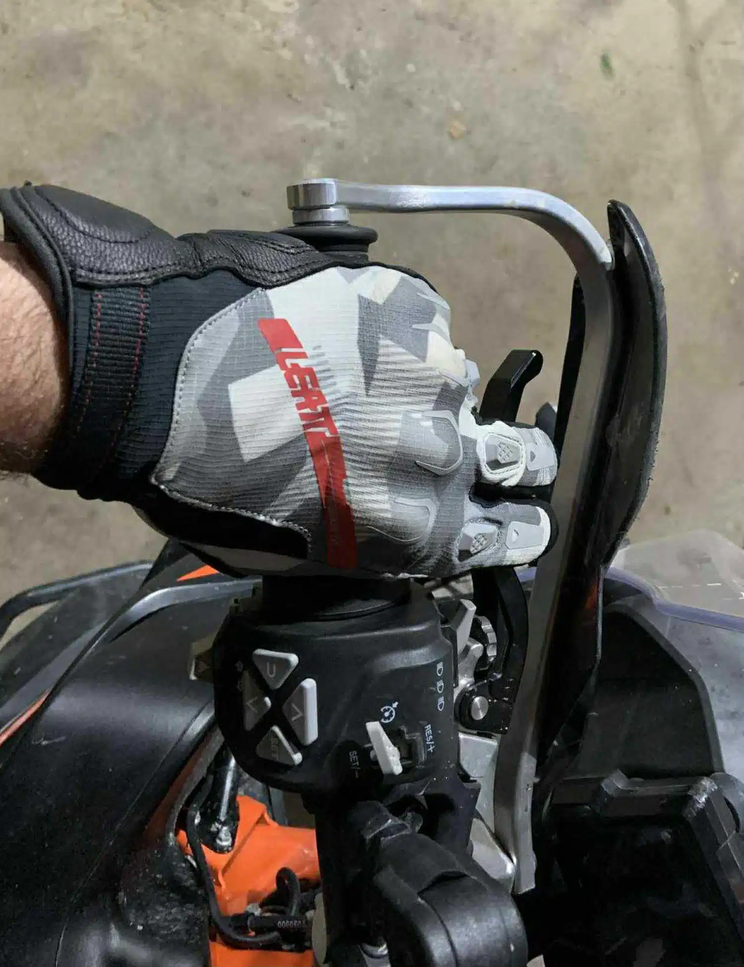 Leatt ADV HydraDri 7.5 gloves