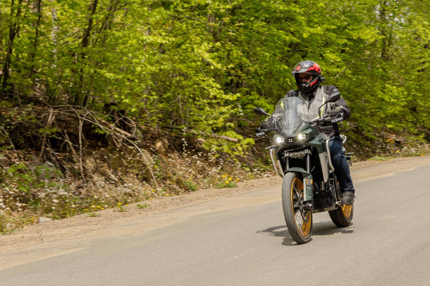 Gravel roads are the Kove 800X Pro's preferred terrain