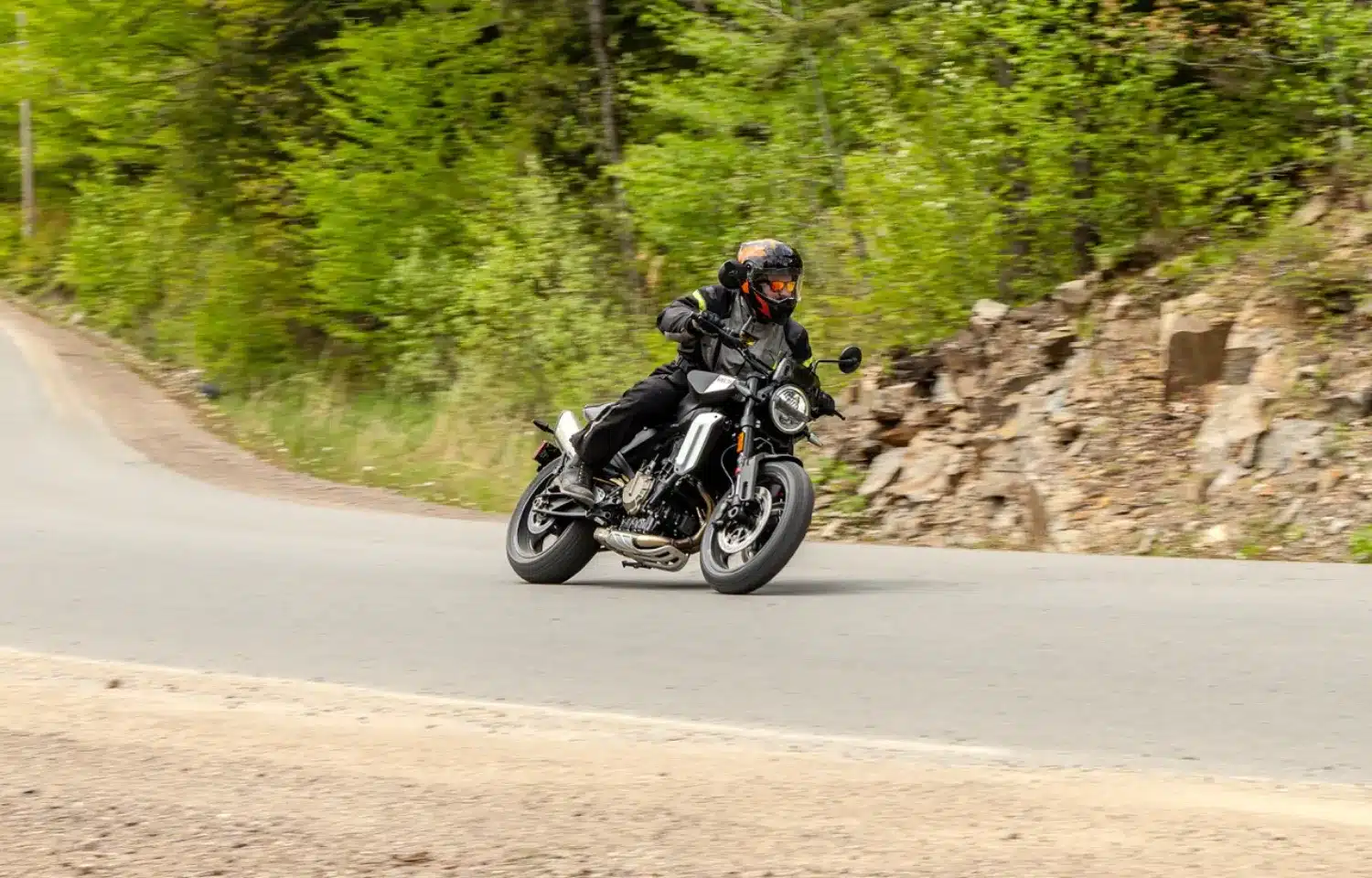 2025 Husqvarna Svartpilen 801 review