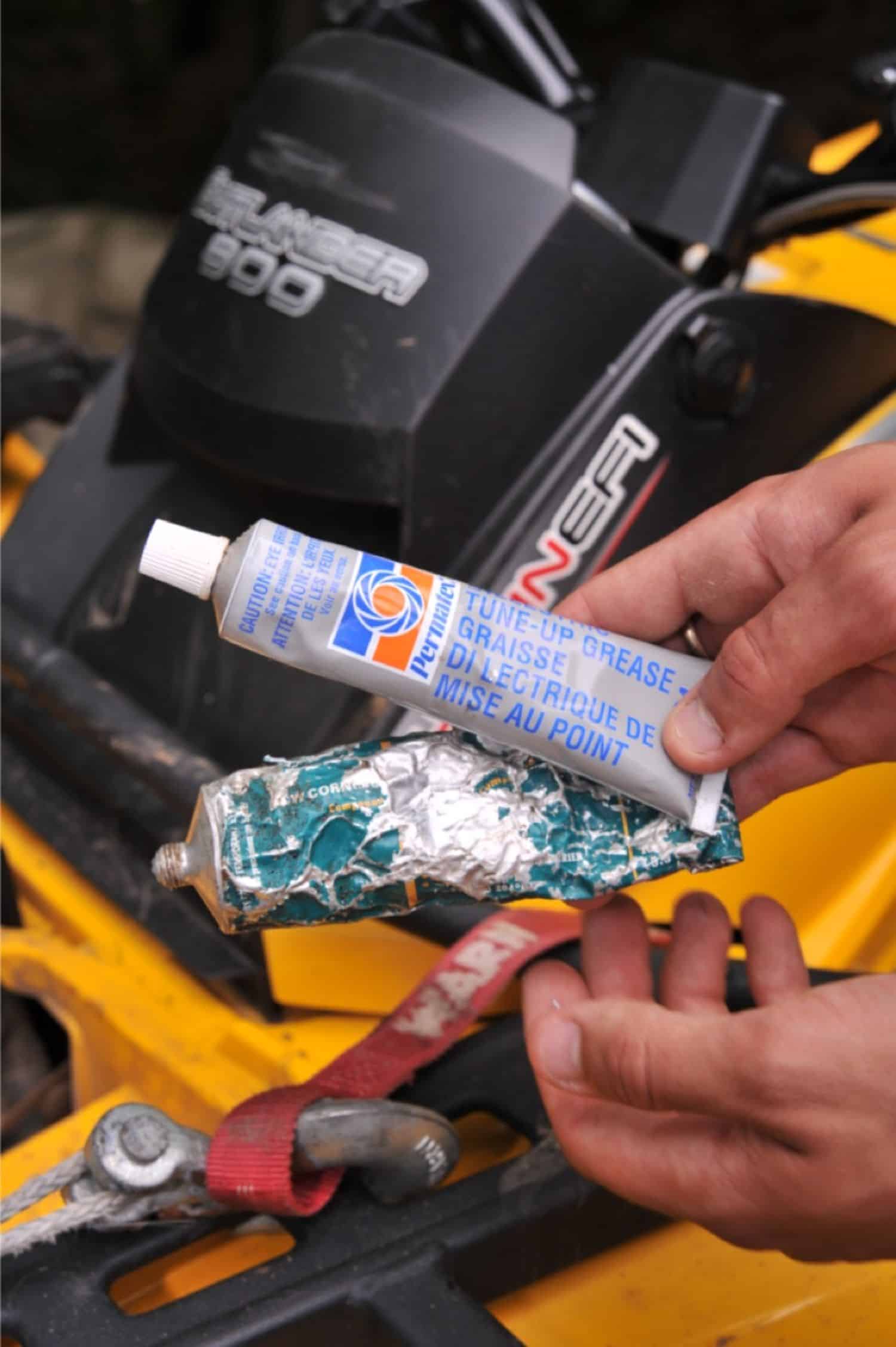 Dielectric grease effectively protects electrical connectors against corrosion
