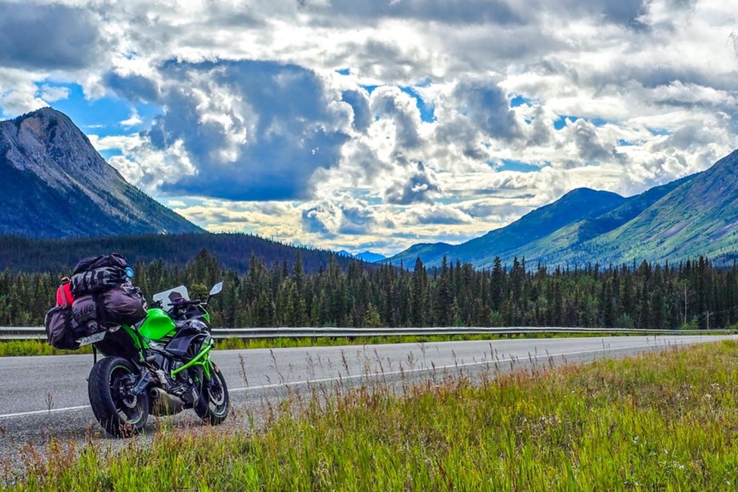 How can I give up contemplating such a beautiful country? Dempster Highway motorcycle trip