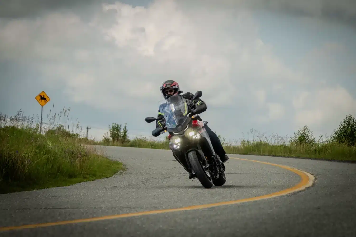 The all-new Yamaha Tracer 9 Y-AMT 2025