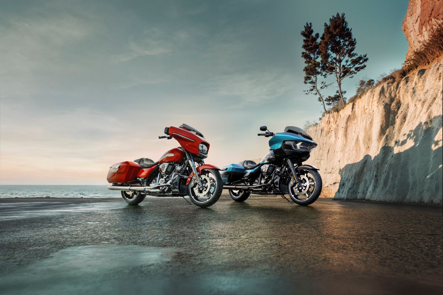 HARLEY-DAVIDSON Street Glide and Road Glide