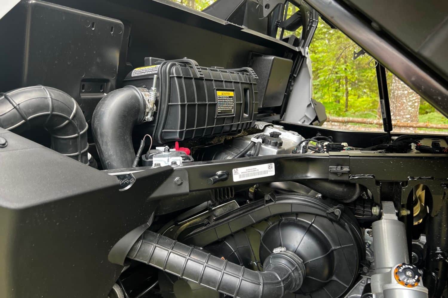 Engine and transmission of the Polaris General XP 1000