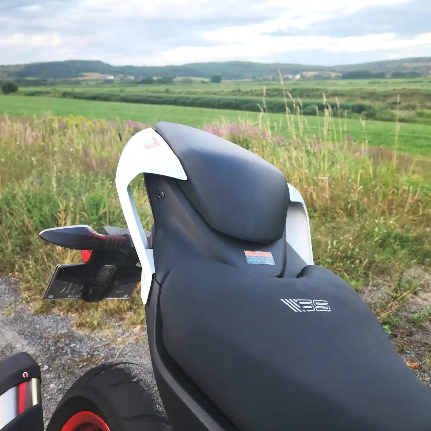 The silhouette is well proportioned.