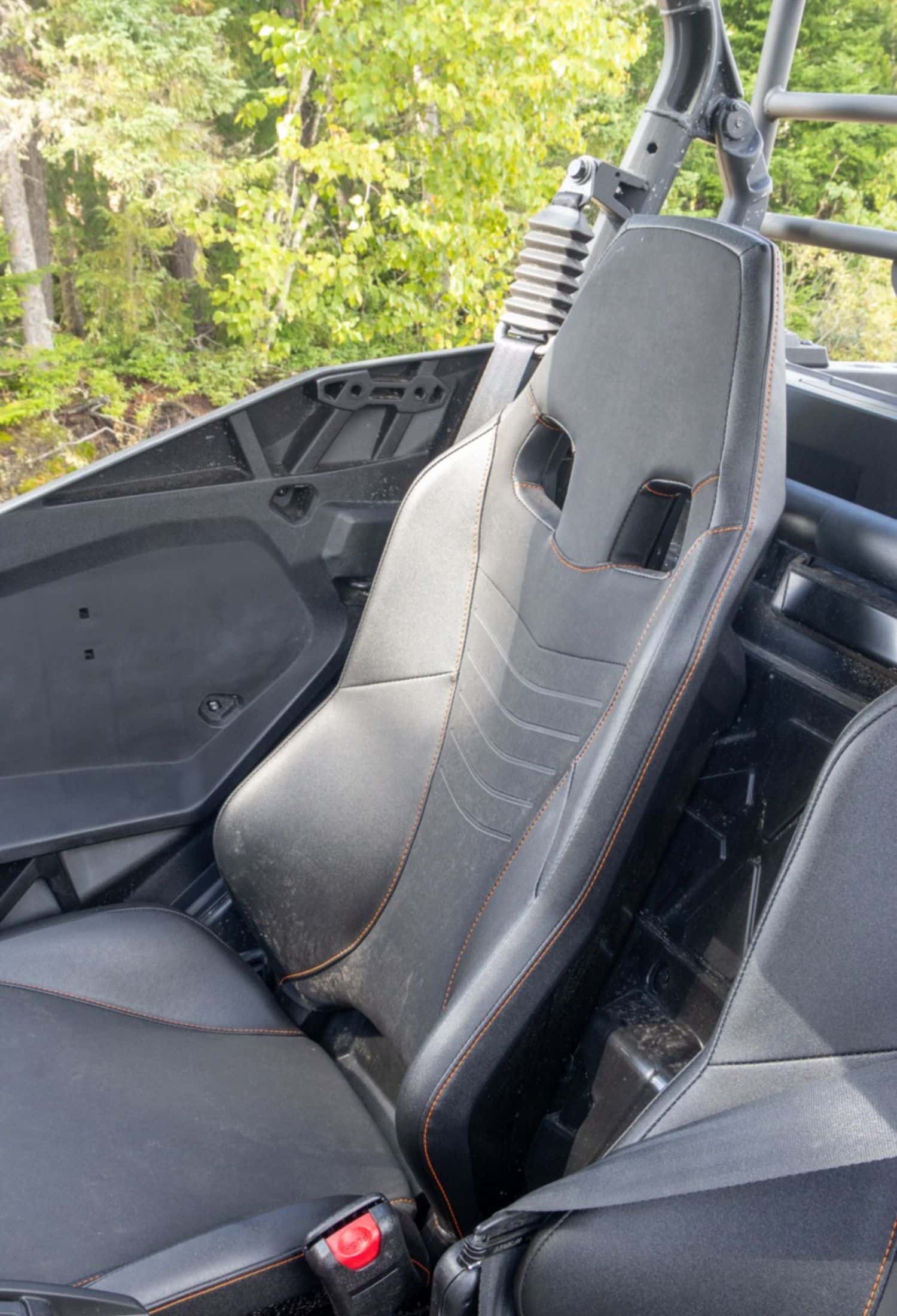 Commander seat