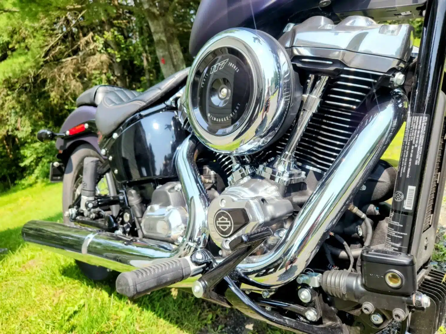 The Milwaukee-Eight 117 cubic inch engine comes standard on the Street Bob.