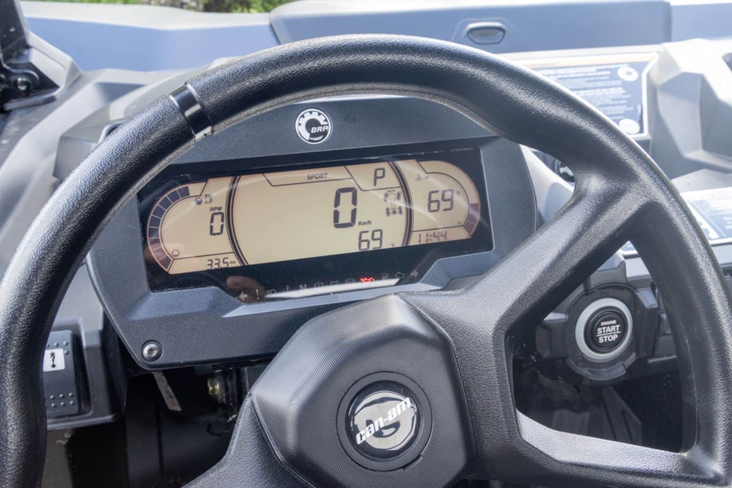 Commander instrument panel