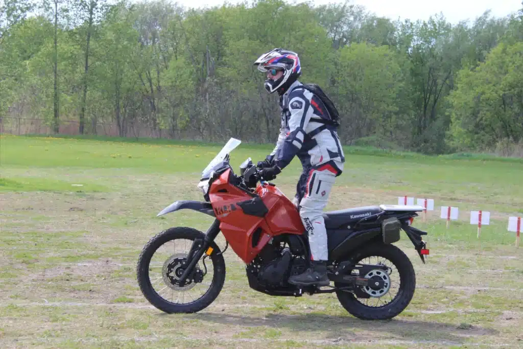 persist for at least ten minutes after the motorcyclist has dismounted.