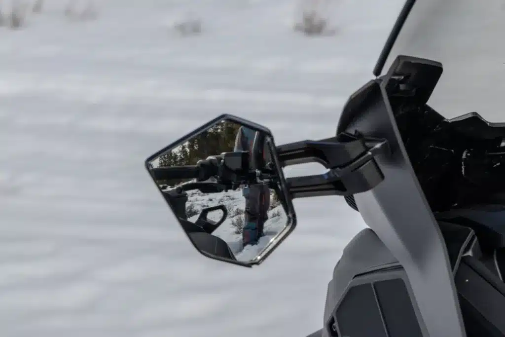 Skandic SE 2027 mirrors