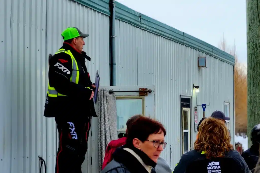 PHOTO 6 - Briefing – grande taille